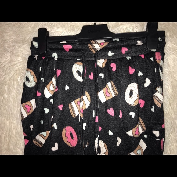 💥5/$25💥 Pjs..Donuts/Coffee/Hearts - Picture 8 of 9